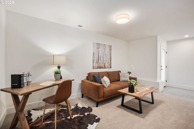 living room with recessed lighting, baseboards, visible vents, and finished concrete floors