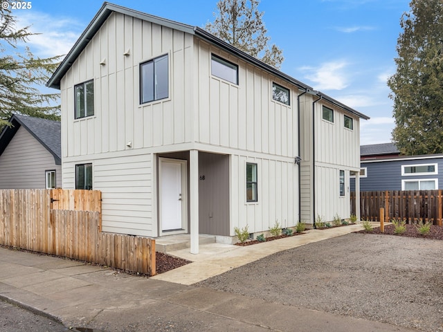 view of modern farmhouse style home