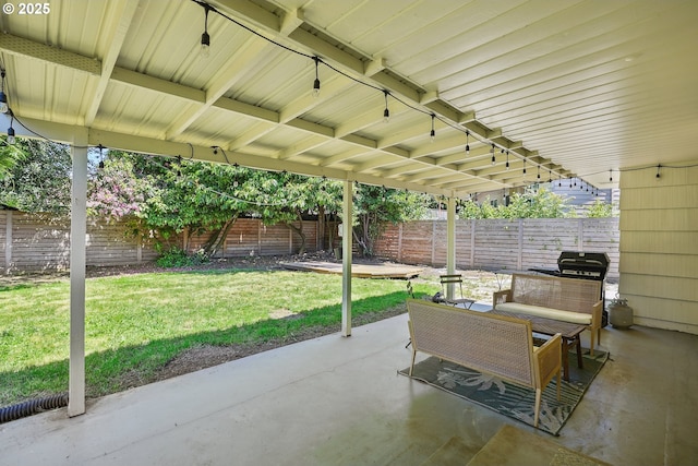 10559 NE Thompson St, Portland, OR 97220 - view of patio / terrace with outdoor lounge area