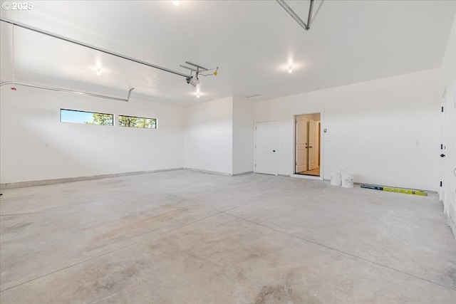 1081 SE Balsamroot Ln, Madras, OR 97741 - garage with baseboards