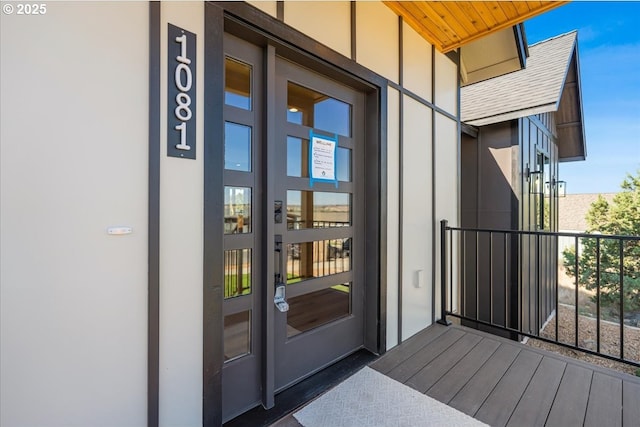1081 SE Balsamroot Ln, Madras, OR 97741 - doorway to property featuring a balcony and stucco siding