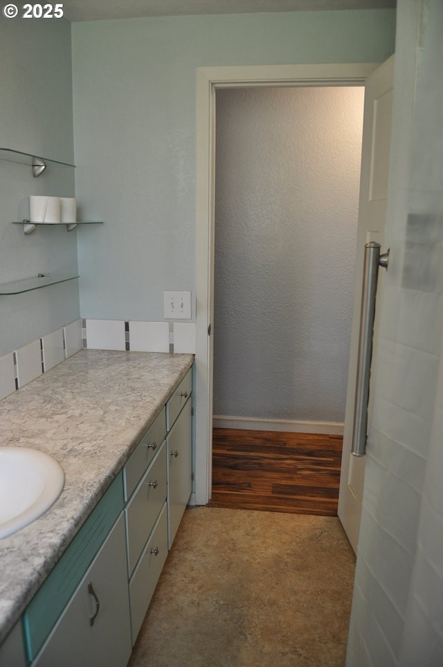 25821 Jeans Rd, Veneta, OR 97487 - bathroom with baseboards and vanity