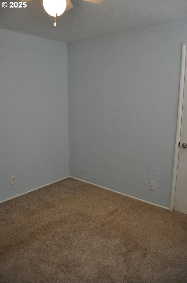 25821 Jeans Rd, Veneta, OR 97487 - unfurnished room featuring carpet flooring and a textured ceiling