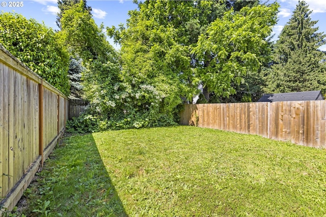 9206 N Smith St, Portland, OR 97203 - view of yard