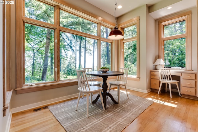 2405 Blacktail Dr, Eugene, OR 97405 - dining area with baseboards, light wood-style flooring, plenty of natural light, and recessed lighting
