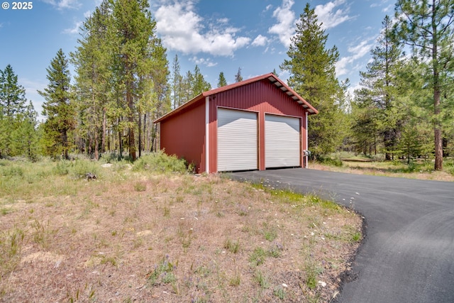 view of detached garage