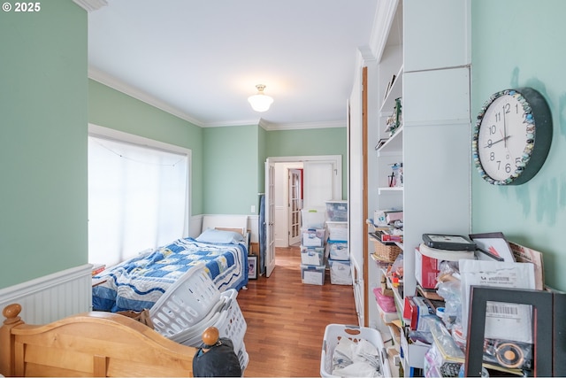 895 Pine Forest Dr, Eugene, OR 97405 - bedroom featuring crown molding and wood finished floors