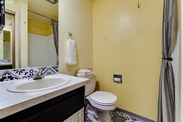 218 Trailside Loop Unit 218, Eugene, OR 97405 - full bath featuring toilet, vanity, and curtained shower