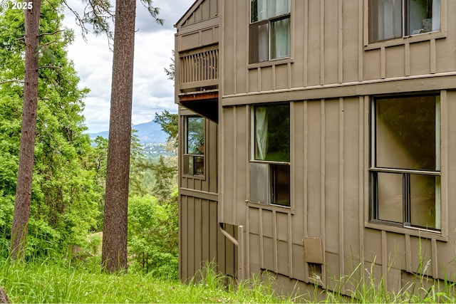 218 Trailside Loop Unit 218, Eugene, OR 97405 - view of property exterior with board and batten siding