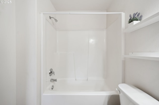 7612 NE 34th Ave Unit A8, Vancouver, WA 98665 - full bathroom featuring toilet and shower / tub combination