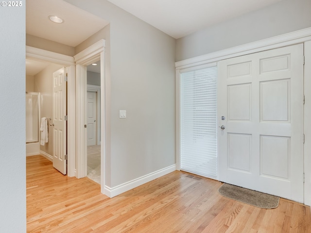 6903 SE Riverside Dr Unit 20, Vancouver, WA 98664 - foyer entrance with light wood-style floors, baseboards, and recessed lighting