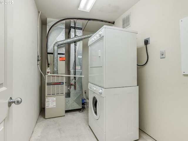 6903 SE Riverside Dr Unit 20, Vancouver, WA 98664 - laundry area with stacked washer / dryer
