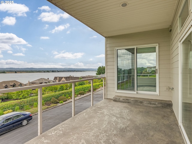 6903 SE Riverside Dr Unit 20, Vancouver, WA 98664 - balcony featuring a water view