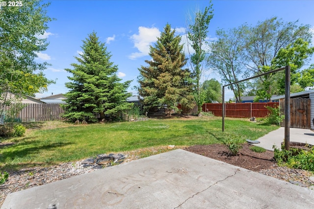 1220 Baker St, Baker City, OR 97814 - view of yard featuring a patio