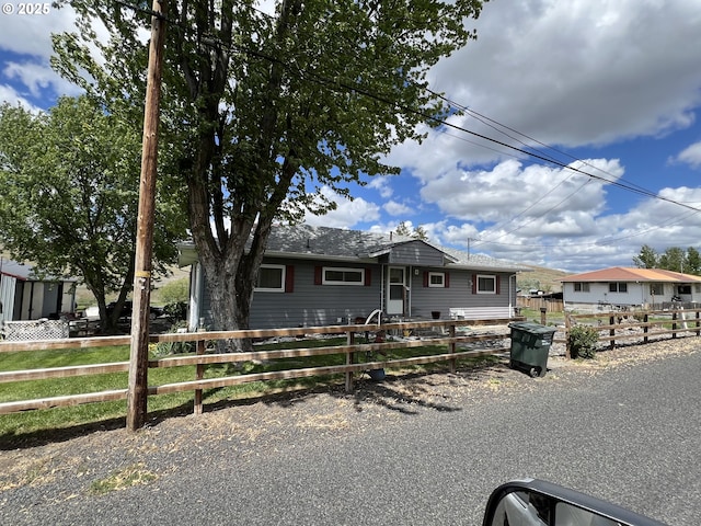46083 Adams Rd, Pendleton, OR 97801 - view of front of house