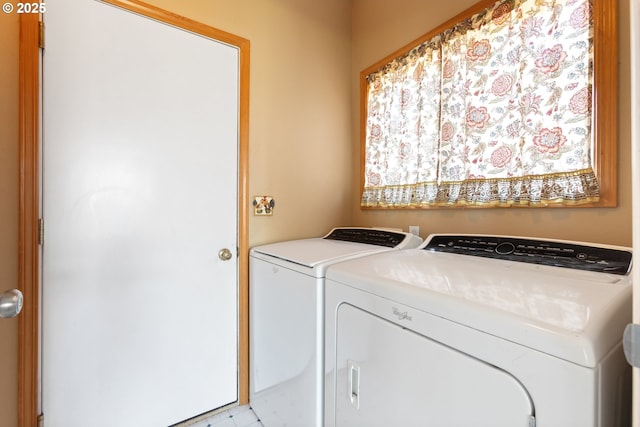 227 Hauser Ct, Molalla, OR 97038 - laundry room featuring independent washer and dryer