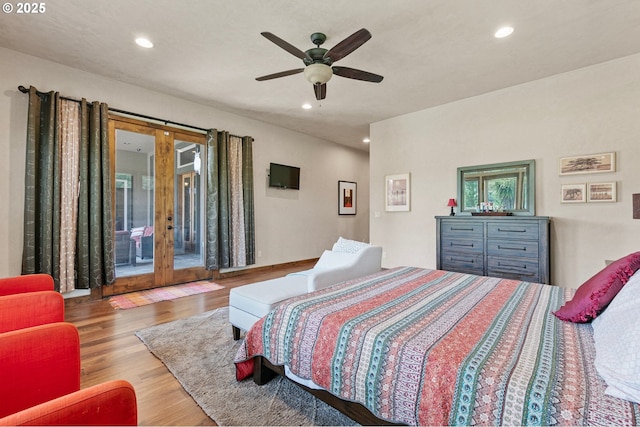 1025 Echo Dr, Roseburg, OR 97470 - bedroom featuring wood finished floors, recessed lighting, access to exterior, and a ceiling fan