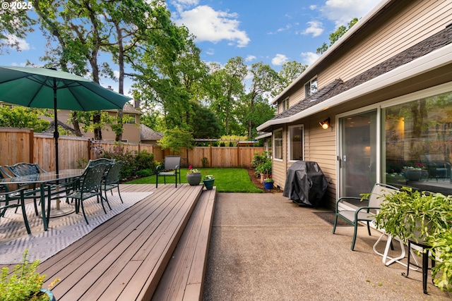 14230 Amberwood Cir, Lake Oswego, OR 97035 - wooden terrace with a fenced backyard, grilling area, and outdoor dining space