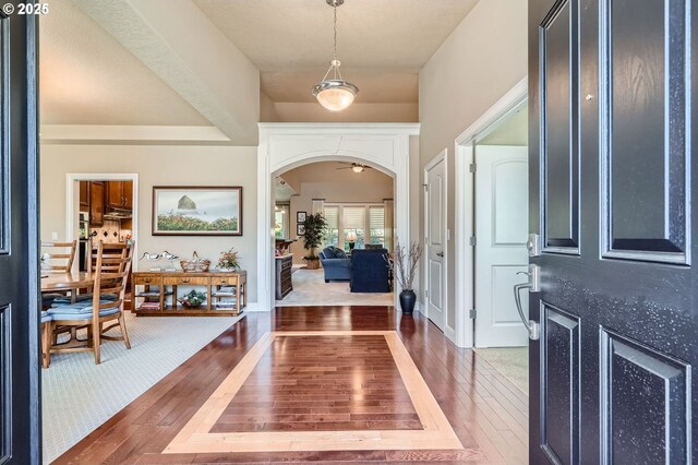 1114 S 6th Way, Ridgefield, WA 98642 - foyer entrance featuring arched walkways and hardwood / wood-style floors