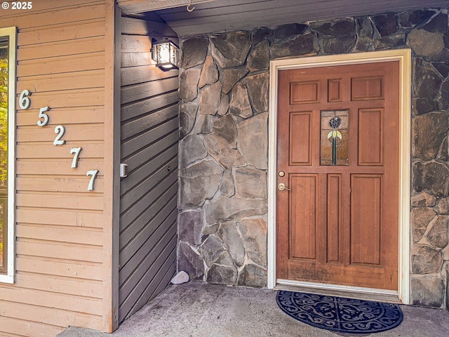 65277 E Sandy River Ln, Rhododendron, OR 97049 - property entrance featuring stone siding
