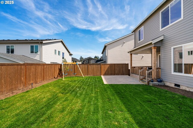 view of yard featuring a fenced backyard and a patio area
