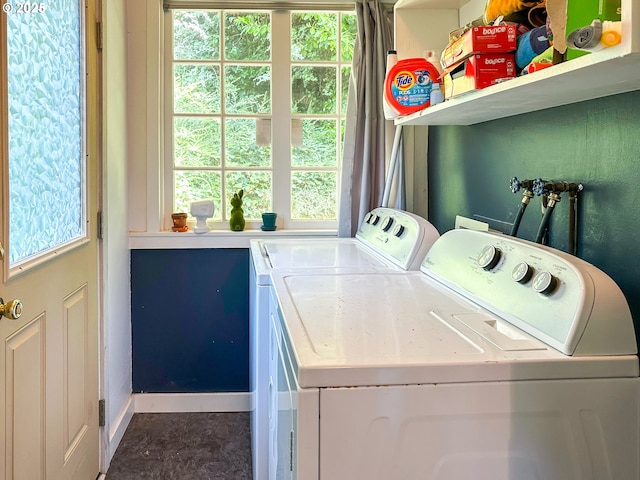 560 N 10th St, Coos Bay, OR 97420 - laundry room with washer and clothes dryer