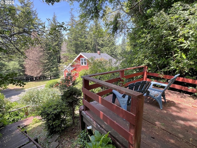 560 N 10th St, Coos Bay, OR 97420 - view of wooden terrace