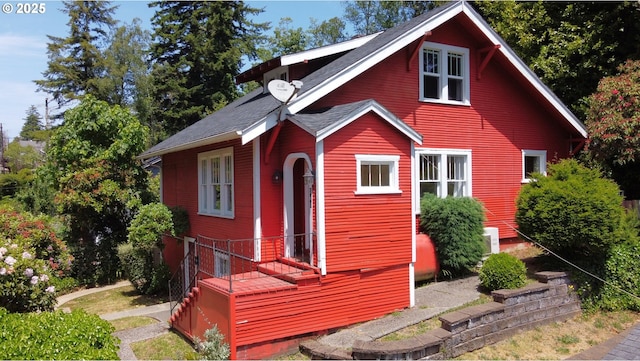 560 N 10th St, Coos Bay, OR 97420 - view of front of house with roof with shingles