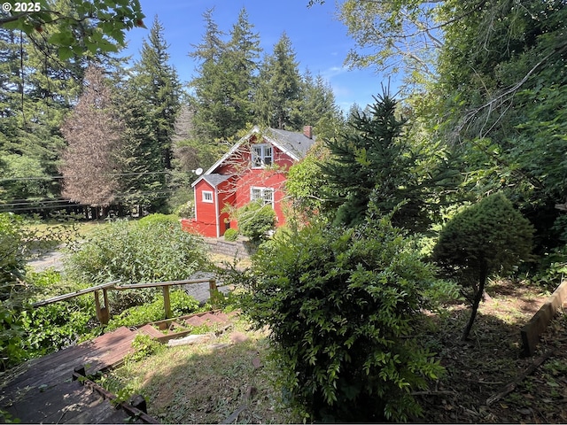 560 N 10th St, Coos Bay, OR 97420 - view of yard featuring a wooden deck