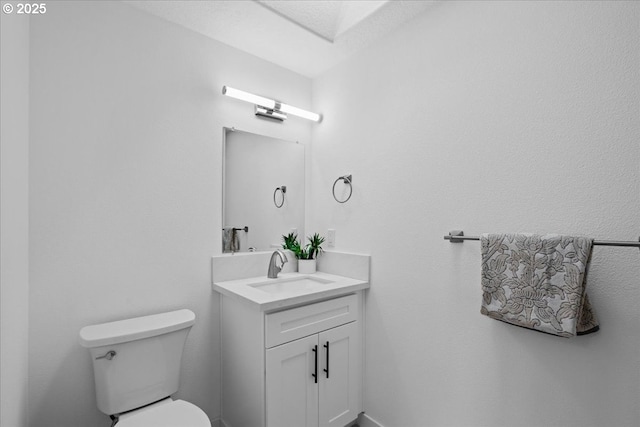 7995 SE Roslyn St, Milwaukie, OR 97222 - bathroom with toilet and vanity