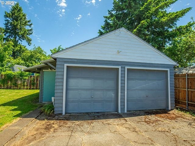 4930 SE 113th Ave, Portland, OR 97266 - view of detached garage