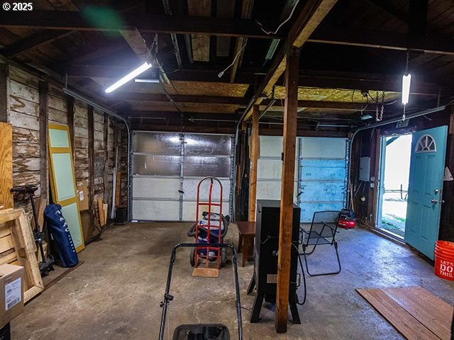 4930 SE 113th Ave, Portland, OR 97266 - garage with electric panel