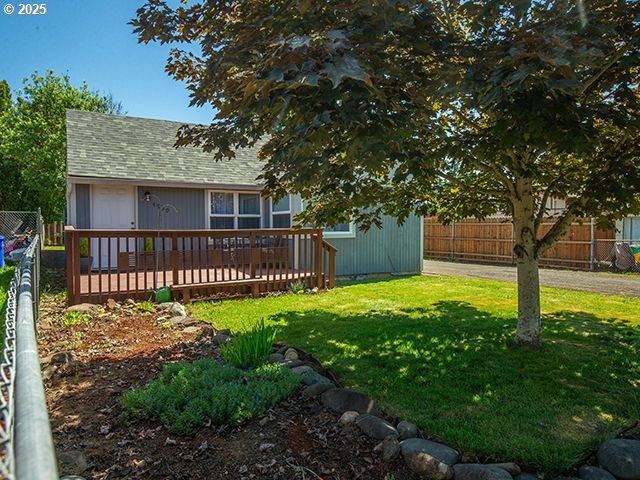4930 SE 113th Ave, Portland, OR 97266 - view of yard with a wooden deck