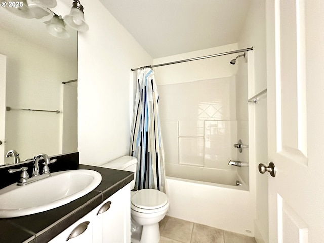 836 NW 118th Ave Unit 104, Portland, OR 97229 - unfurnished bedroom featuring carpet, a closet, a textured ceiling, and visible vents