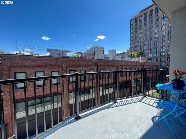 618 NW 12th Ave Unit 311, Portland, OR 97209 - view of balcony