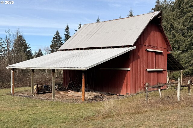 view of outdoor structure featuring an outdoor structure