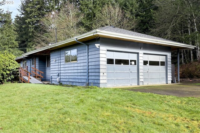 view of detached garage