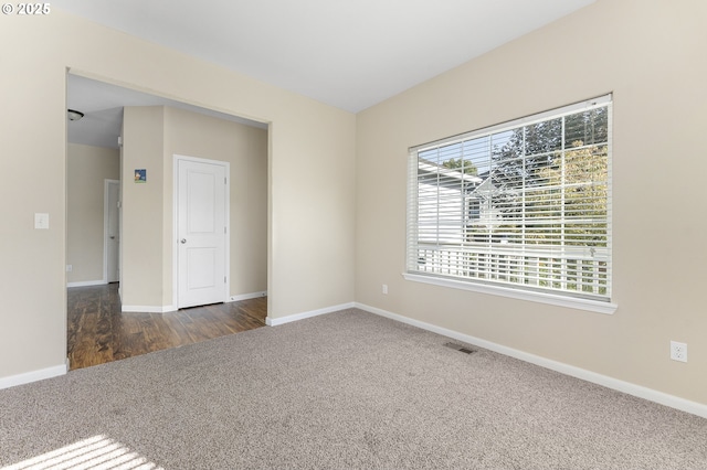 381 SE Regan Hill Loop, Estacada, OR 97023 - carpeted empty room with baseboards