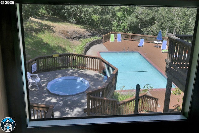 202 Trailside Loop, Eugene, OR 97405 - community pool with a deck