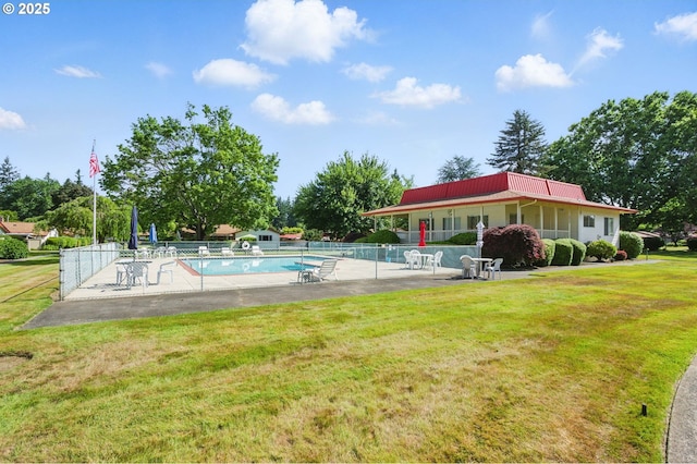 14996 SE Caruthers Ct, Portland, OR 97233 - community pool with a patio area
