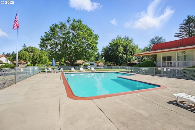 14996 SE Caruthers Ct, Portland, OR 97233 - community pool with a patio