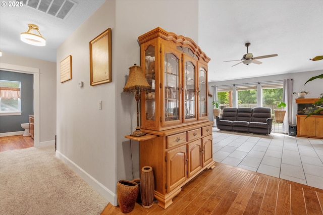 185 Lynx Ave, Aumsville, OR 97325 - corridor with light wood finished floors and baseboards