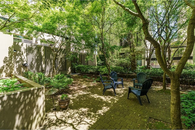 1951 NW Hoyt St, Portland, OR 97209 - view of yard with a patio