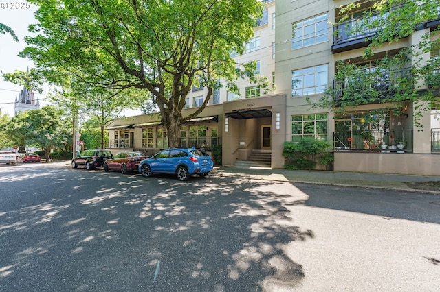 1951 NW Hoyt St, Portland, OR 97209 - view of front of home