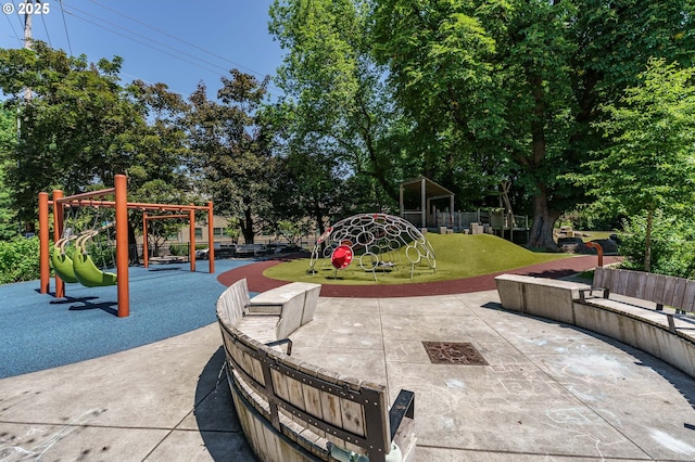 1951 NW Hoyt St, Portland, OR 97209 - view of patio