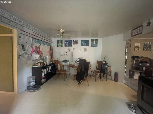 629 NE Johnson St, Myrtle Creek, OR 97457 - living room featuring a ceiling fan