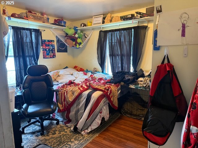 629 NE Johnson St, Myrtle Creek, OR 97457 - bedroom with wood finished floors