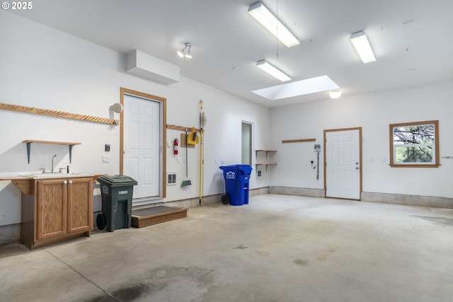 110 SW 61st St, South Beach, OR 97366 - garage with a sink