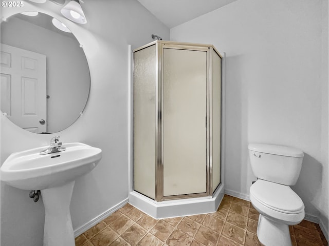 1806 NE 89th Cir, Vancouver, WA 98665 - full bath featuring a sink, a shower stall, toilet, and baseboards