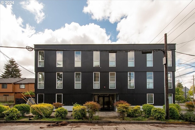 1480 N Jarrett St Unit 103, Portland, OR 97217 - view of front of home